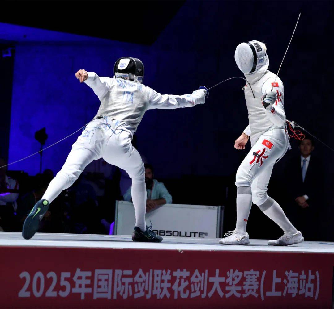 击剑小组赛上演强强对话，海滨犀牛队强势横扫泰山飞鹰队，多点开花奏效；观赏性拉满的简单介绍